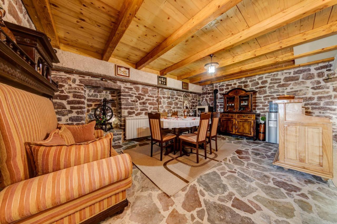 Old Stone House Villas Tivat Buitenkant foto