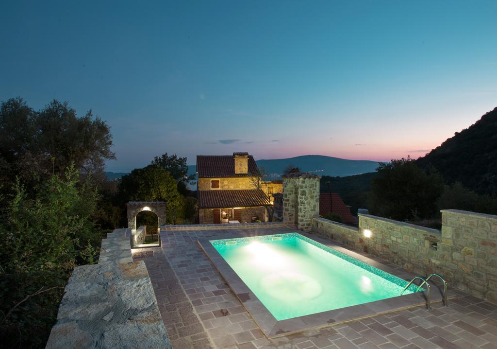Old Stone House Villas Tivat Buitenkant foto